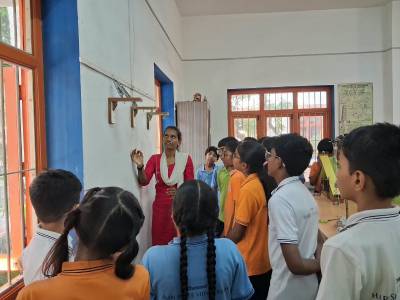 Students learning through hands-on experiential learning activities 